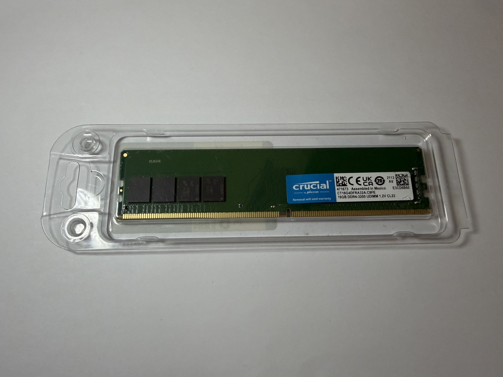Crucial 16GB 288-Pin DDR4 SDRAM DDR4 3200 (PC4 25600) Desktop Memory Model CT16