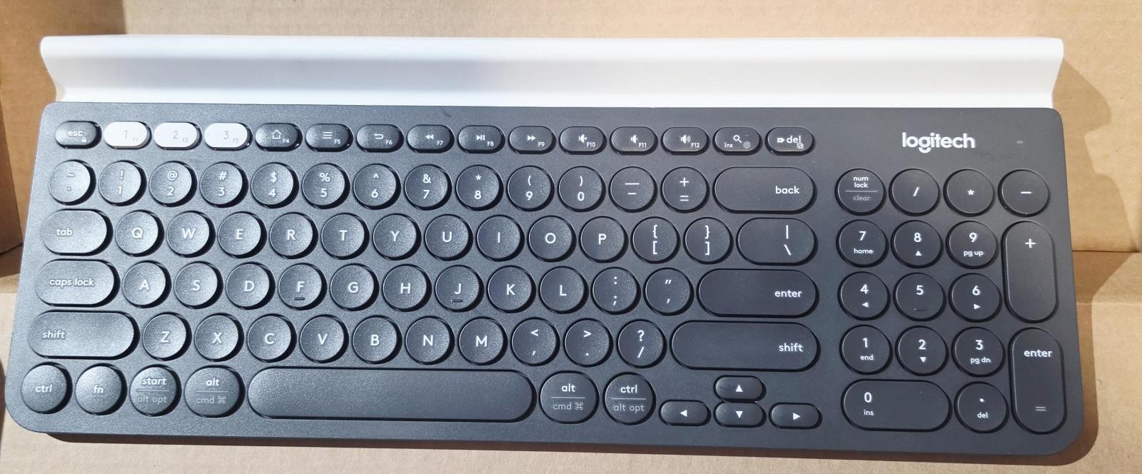 Logitech K780 Multi-Device Wireless Keyboard Bluetooth USB Receiver QWERTY