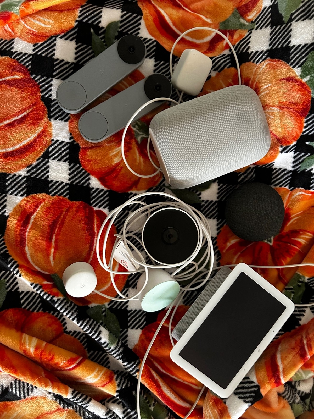 Google Nest/Home Smart Home Bundle – $350