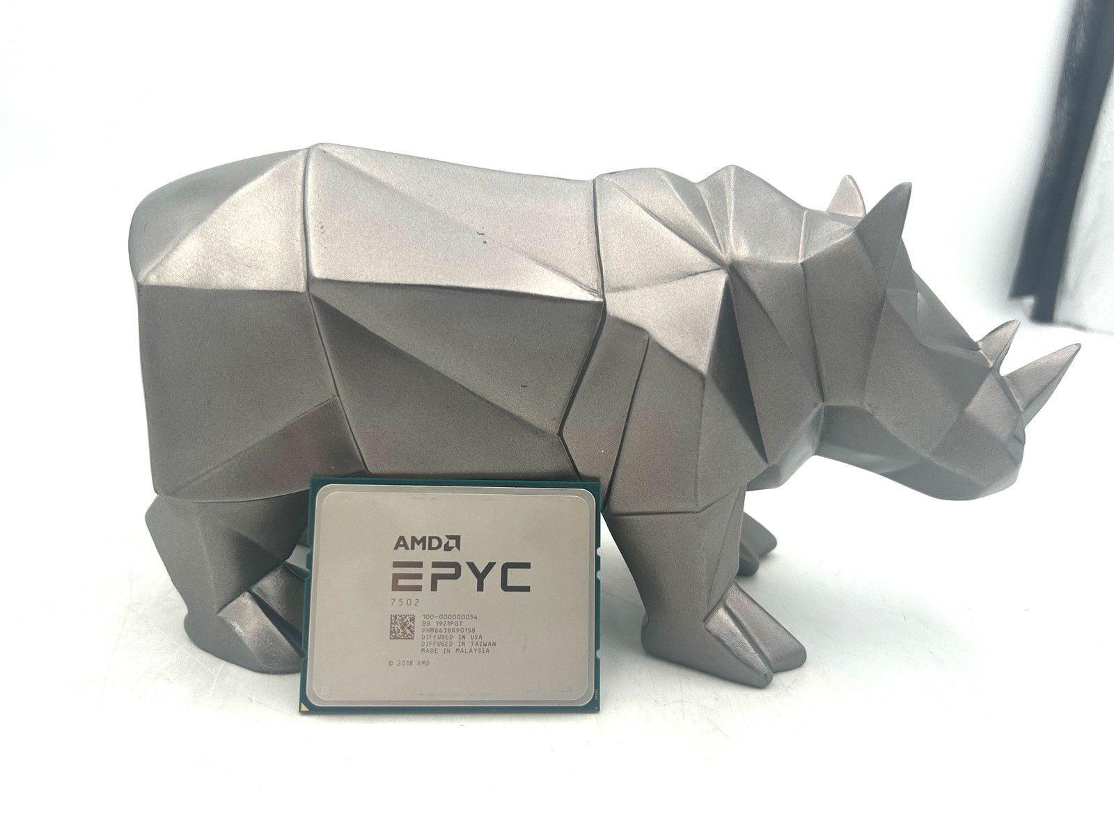 AMD 100-000000054 EPYC 32 Core 2.5GHZ 7502 Proc