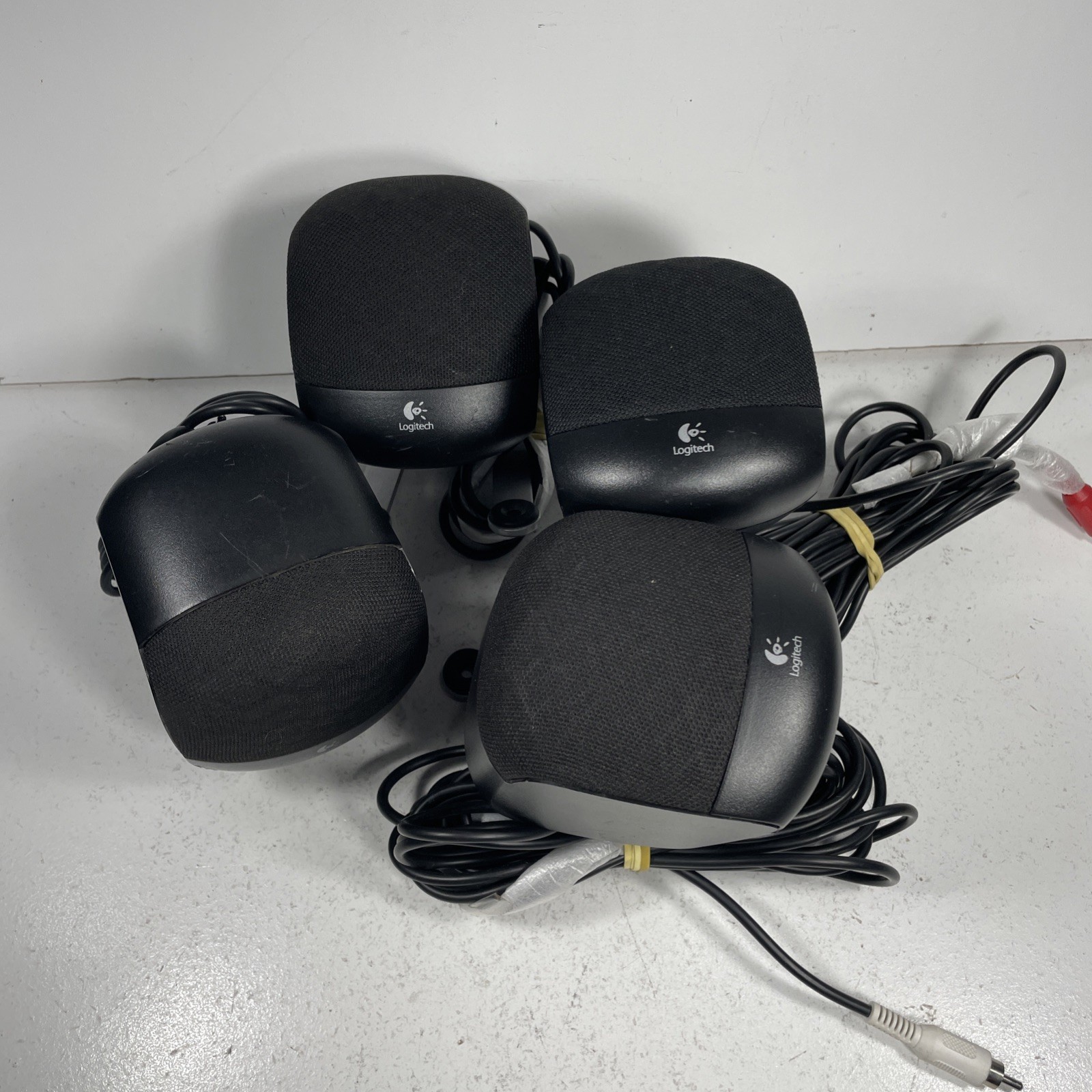 Logitech Z-640 Computer Satellite Speakers  set of 4 901077-0323r