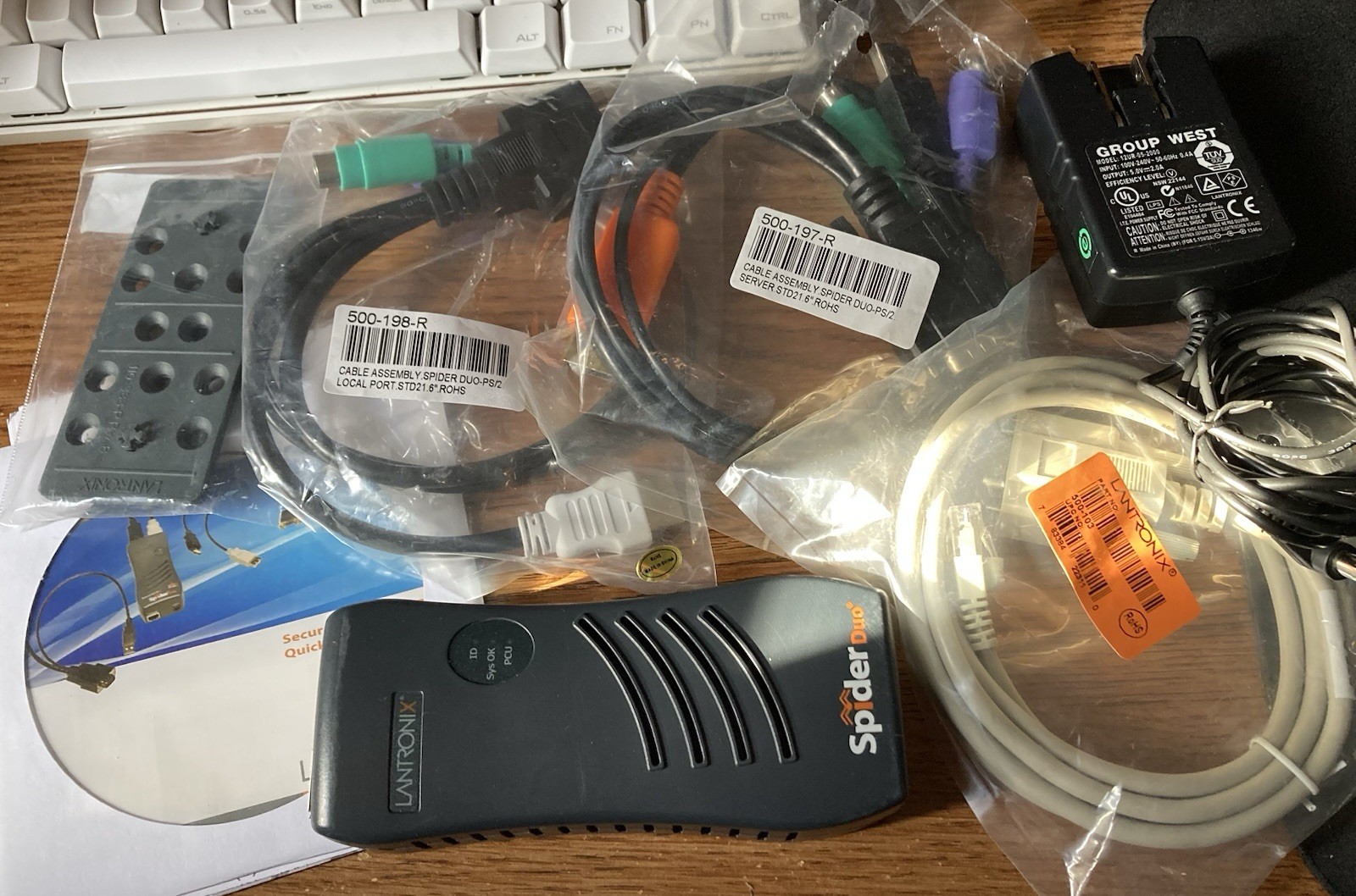 Lantronix SecureLinx SpiderDuo SLSLP400PS2-01 PS/2 KVM over IP w/ cables AS-IS