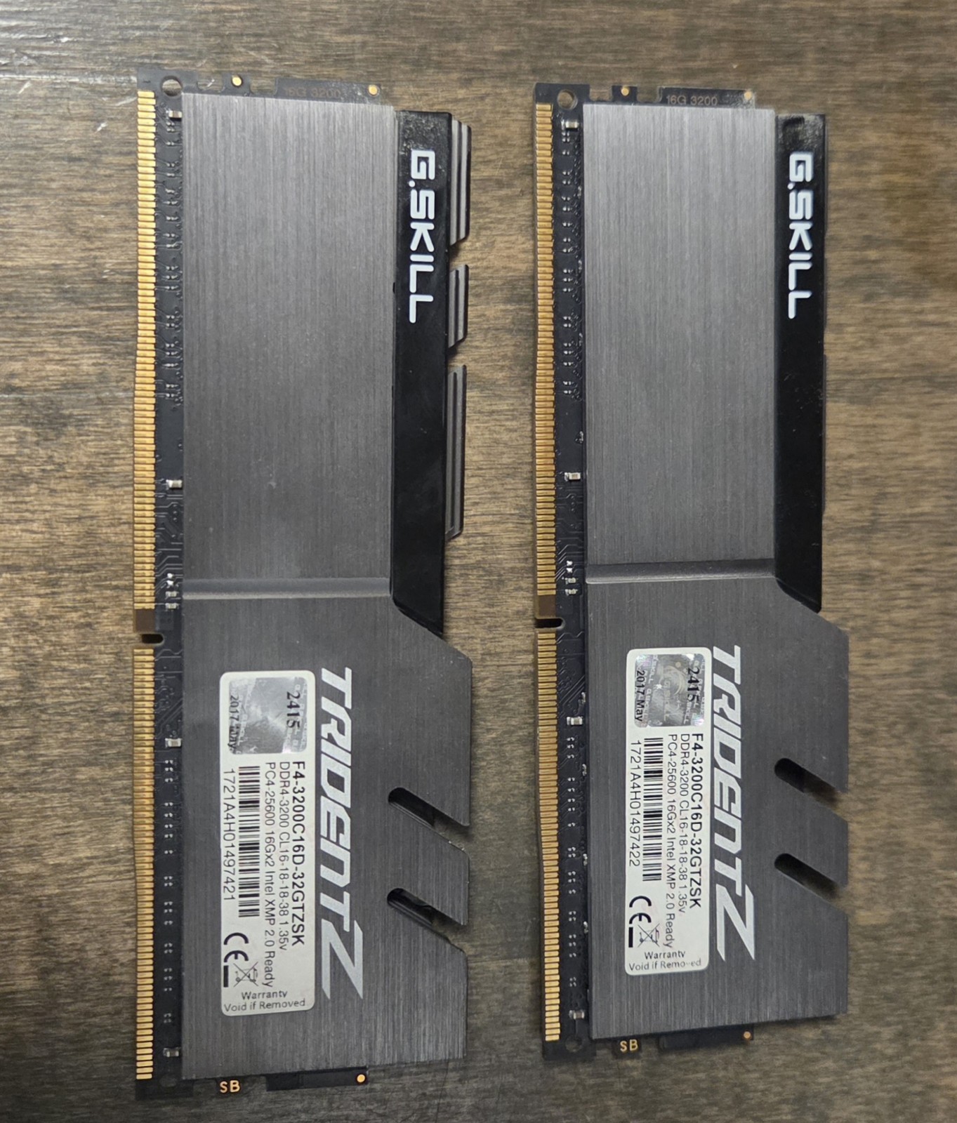 G.SKILL Trident Z 32GB (2x16GB) DDR4-3200 PC4-25600 DIMM XMP F4-3200C16D-32GTZSK