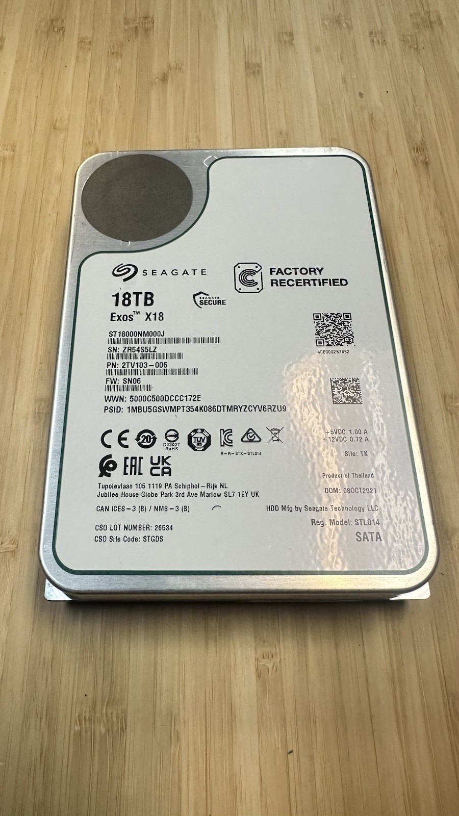 Seagate 3.5" Exos X18 18TB SATA3 6Gbps Enterprise HDD ST18000NM000J LFF SATA III