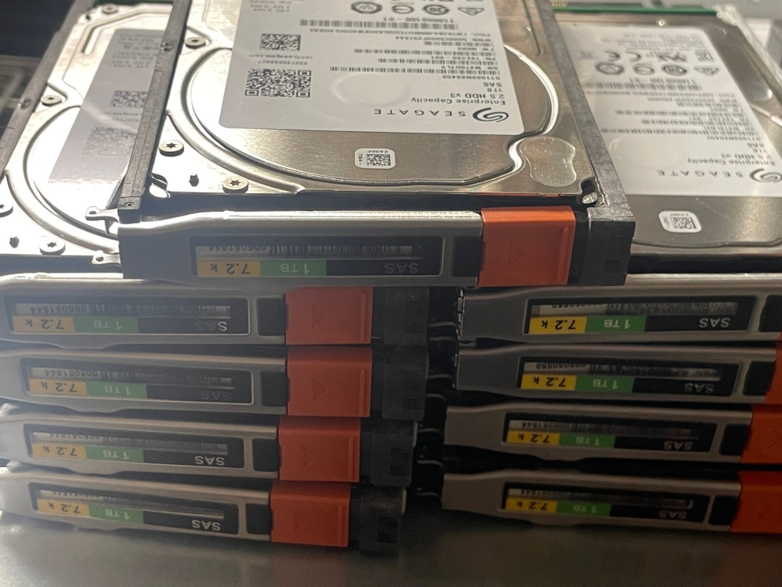 005050550 EMC VNX 1TB 7.2K 6Gbps 2.5in SAS LABELED AS 005-050550 AND 005051644