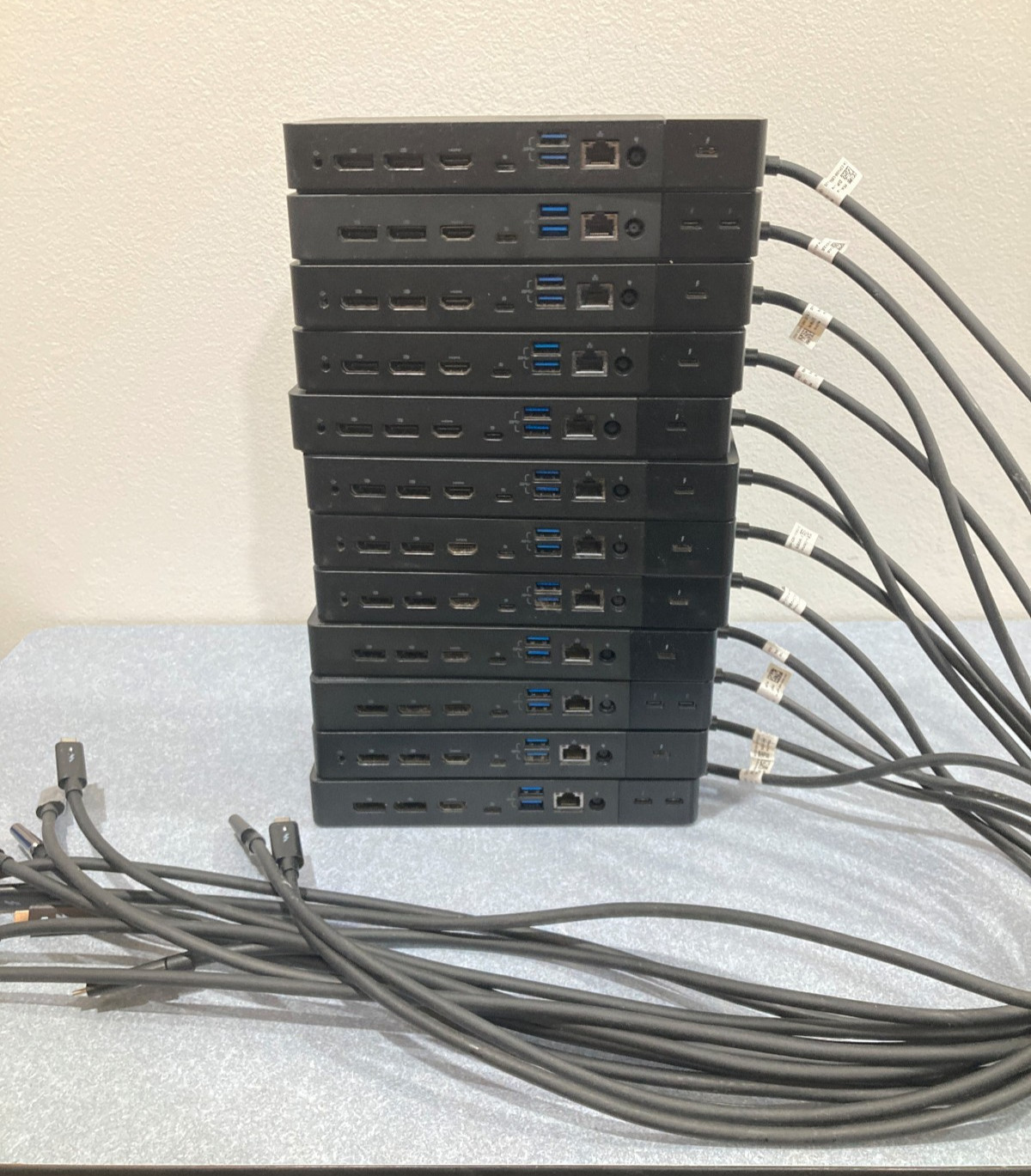 Lot of 10 Dell WD22TB4 and WD19TB Thunderbolt Docks Lot of 10