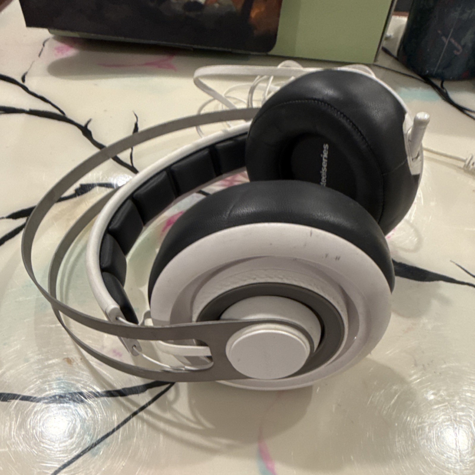 SteelSeries USB Over-Ear Headset White/Black Ear-Cup