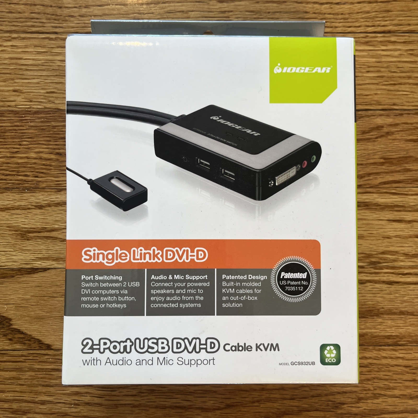 IOGEAR MiniView (GCS932UB) 2-Port DVI-D Audio And Mic USB External KVM Switch