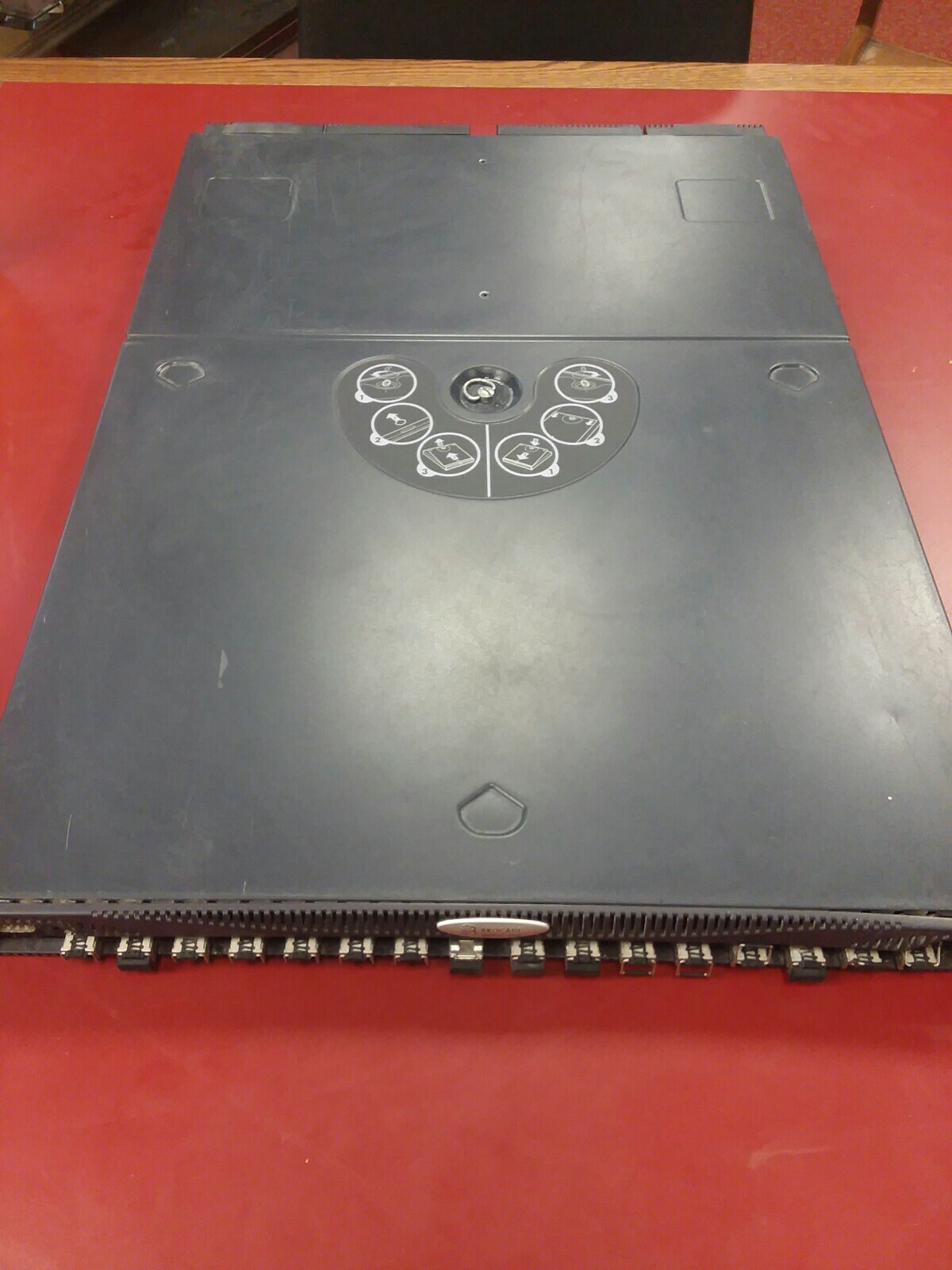 BROCADE SILKWORM 3800 16-Ports Fibre Channel Switch 2 Gbit/sec BR-3802-0010