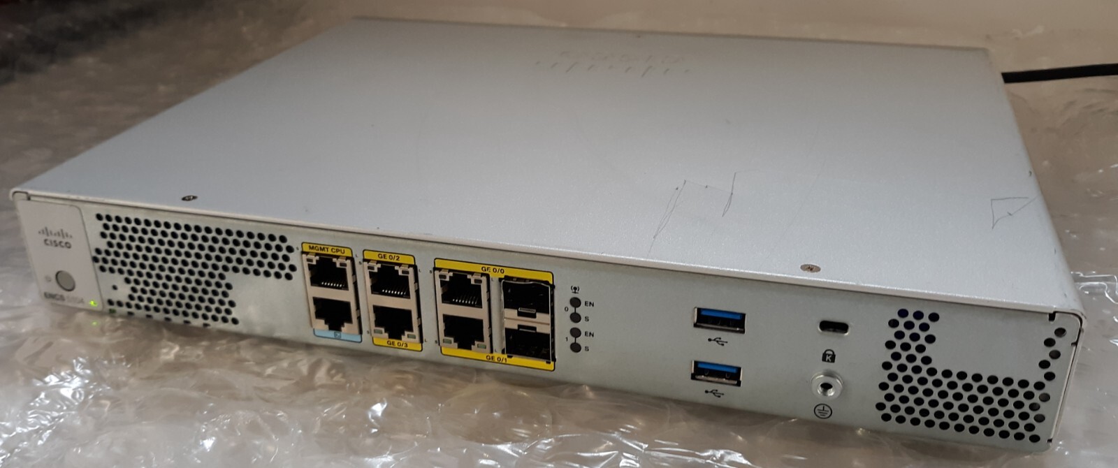 Cisco ENCS5104-200/K9 V01 Virtualization Appliance w/ Power Cord + 2x USB 3.0