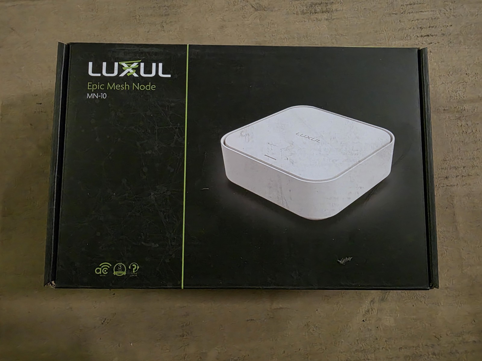 Luxul MN-10 Epic Mesh Node Tri-Band MU-MIMO Mesh Wi-Fi 2200Mbps White