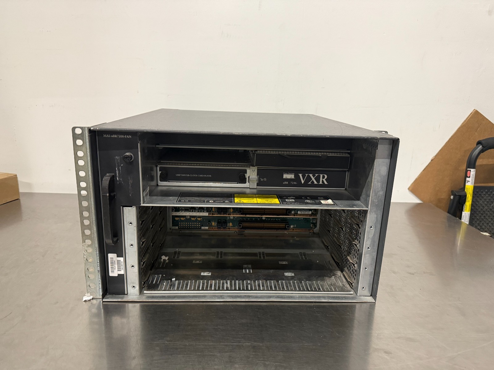 Cisco UBR7246VXR  (1) UBR7200-NPE-G2 (2) PWR-UBR7200-AC