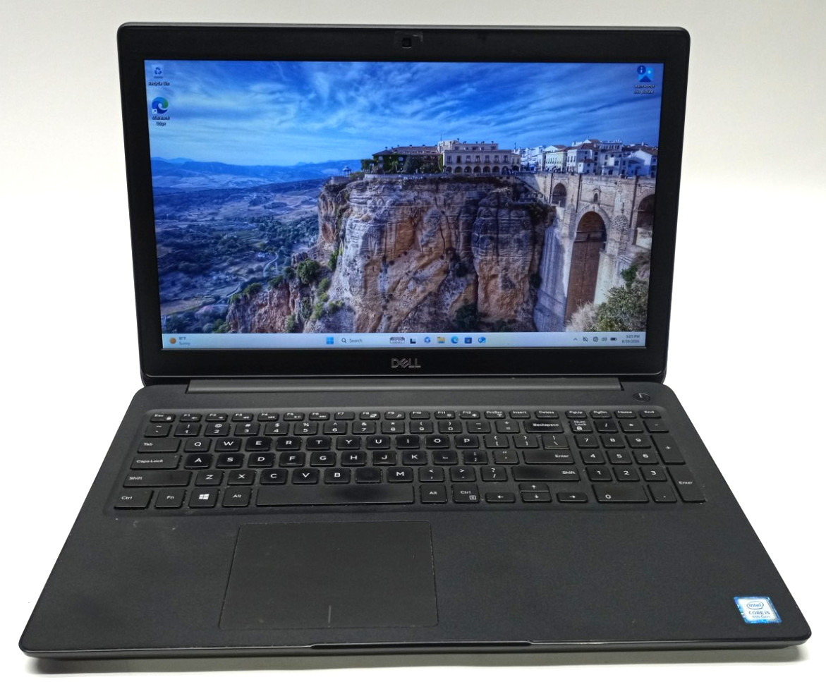 Dell Latitude 3500 i5-8265U@1.60GHz 8GB RAM 256GB NVMe Windows 11 Pro SD041
