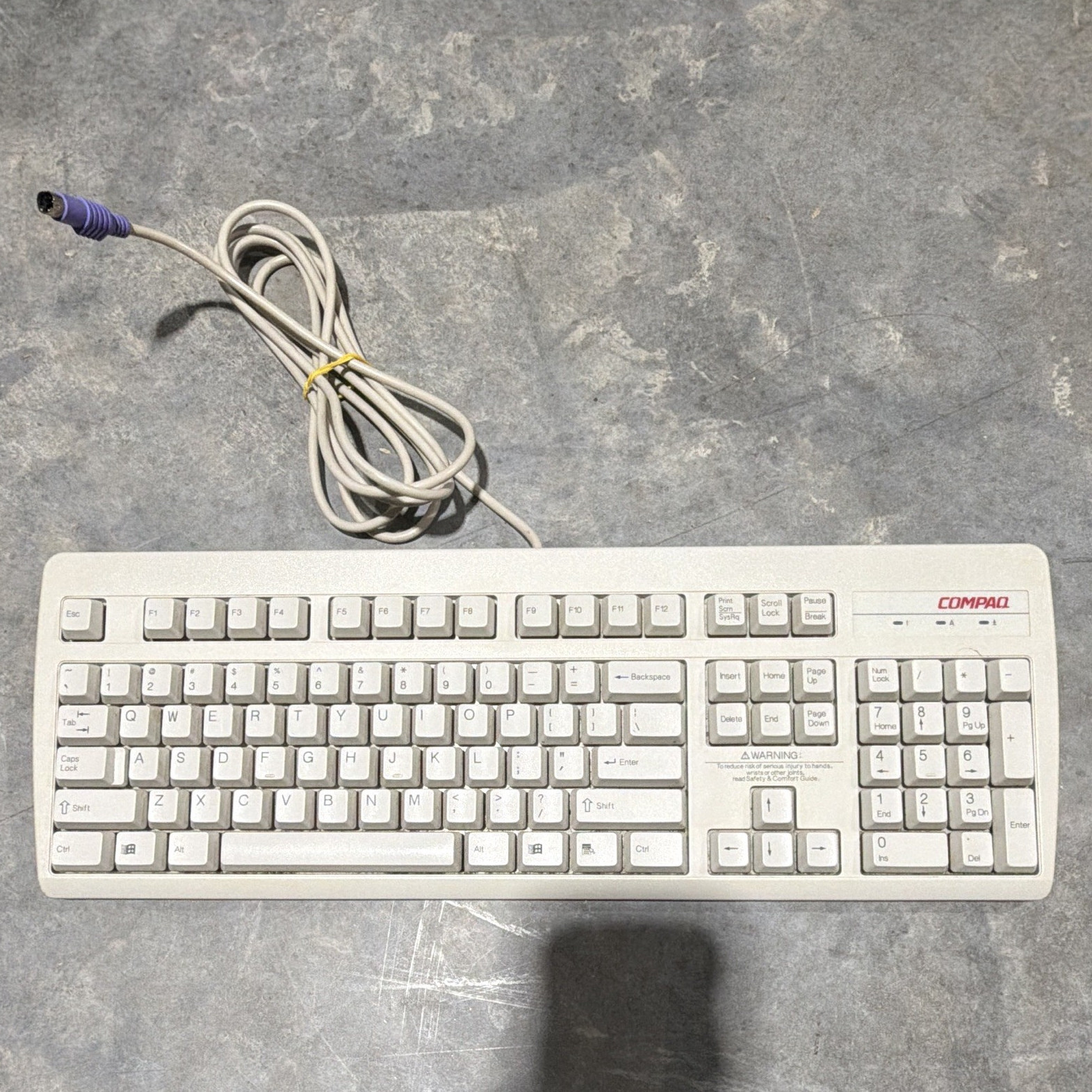Compaq KB-9860 Standard PS/2 Wired Keyboard, Beige, English QWERTY, Windows Key