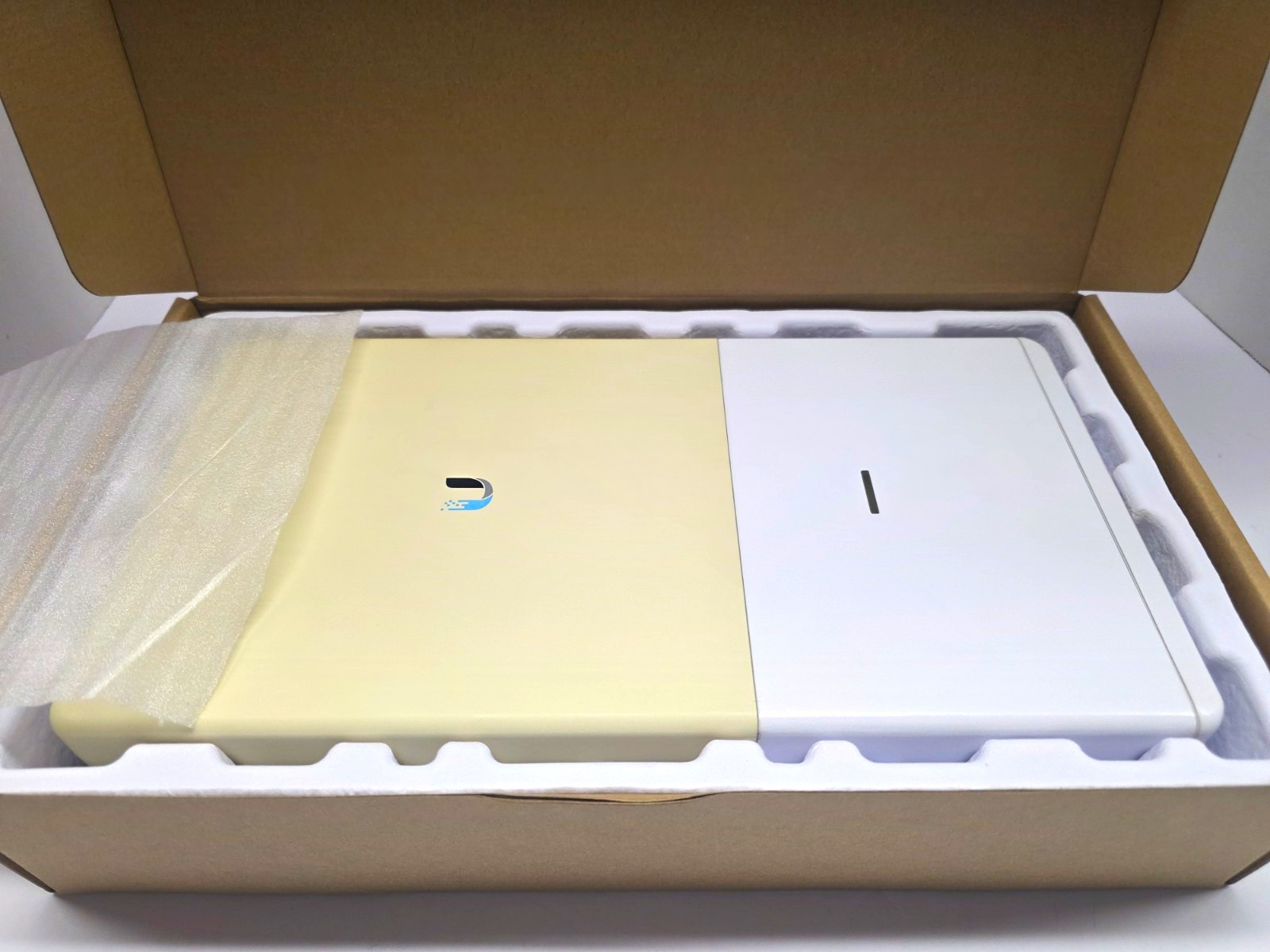 Ubiquiti UniFi UAP-AC-Outdoor Dual Band AC PoE 2-Port Gigabit AP White