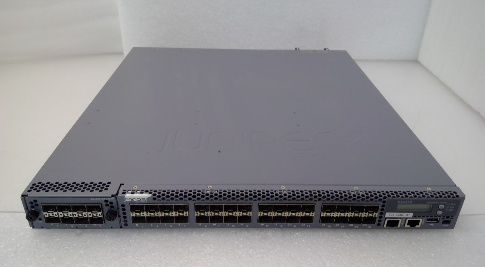 JUNIPER EX4550-32F-AFI 40 Port NETWORKS Switch EX4550-EM-8XSFP EX4550
