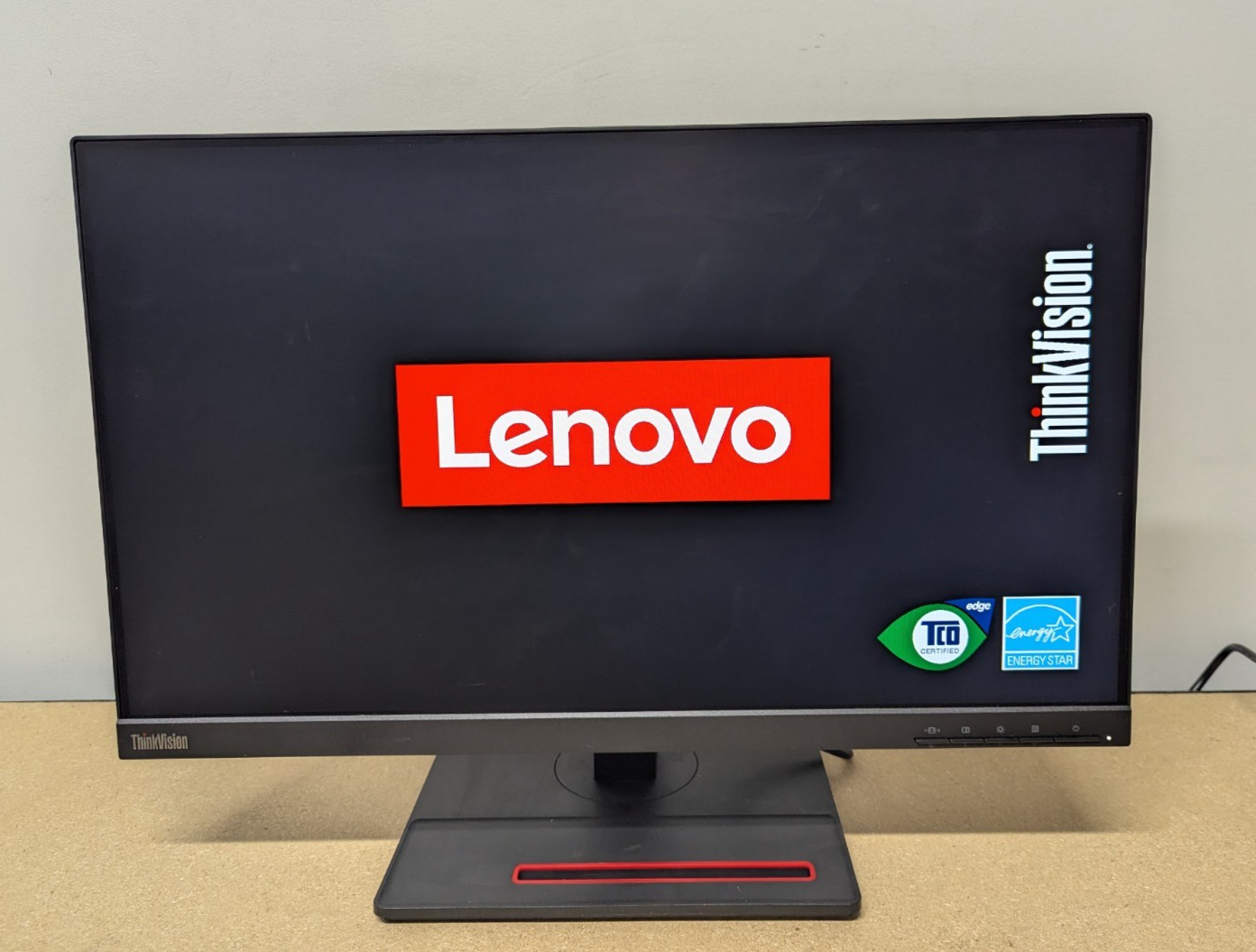 Lenovo ThinkVision T24i-20 Monitor 24in Black FHD IPS HDMI DP VGA