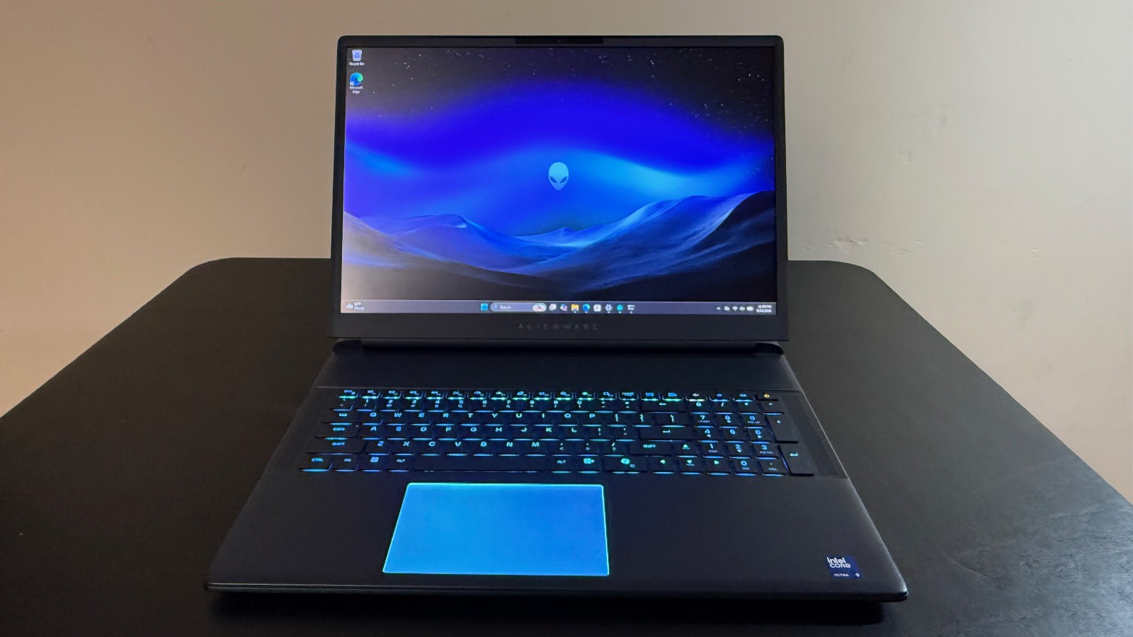 Alienware Area-51 18" QHD+ 300Hz Core Ultra 9 275HX, 32GB/2TB RTX 5070 Ti Teal