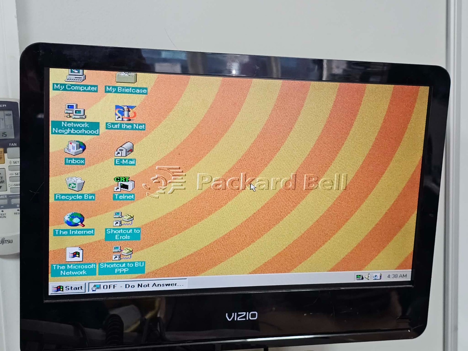Retro Vintage 90 Packard Bell Legend 2440 Desktop 3.5 Disc CD Windows 95 Loaded