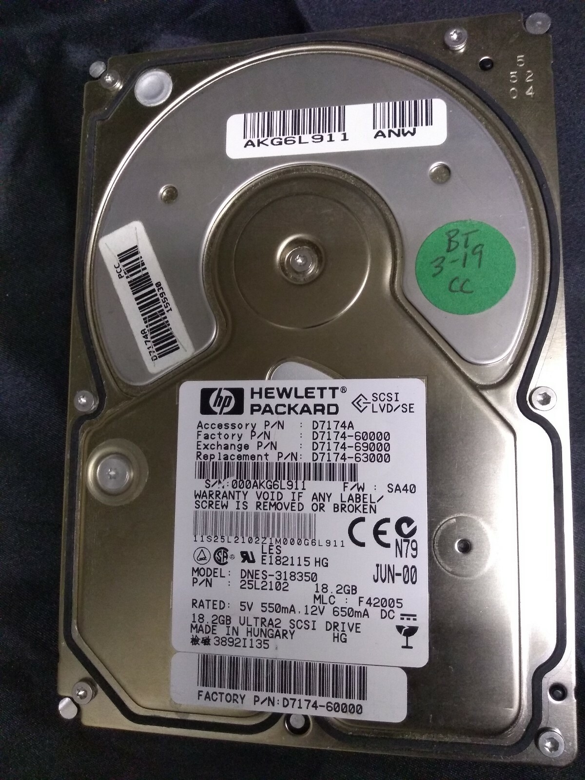 HP IBM DNES-318350 18.2GB Ultra 2 SCSI Hard Drive P/N: 25L2102