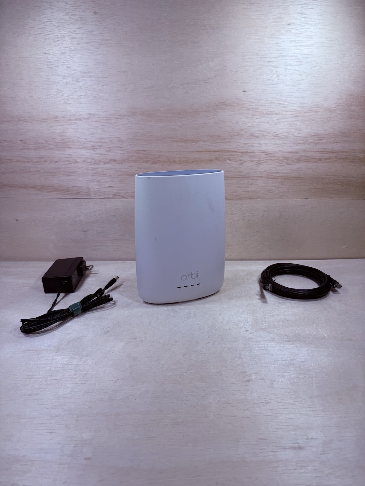 Netgear Orbi All-in-One CBR40 AC2200 Mesh Wi-Fi Router / DOCSIS 3.0 Modem Router