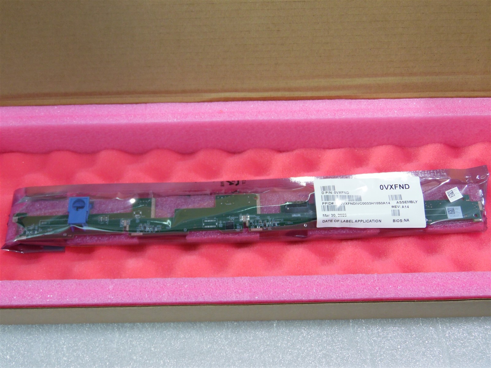 DELL EMC POWEREDGE R450 R650 R6525 4 BAY SERVER BACKPLANE 1U 4X3.5 LFF 15G VXFND