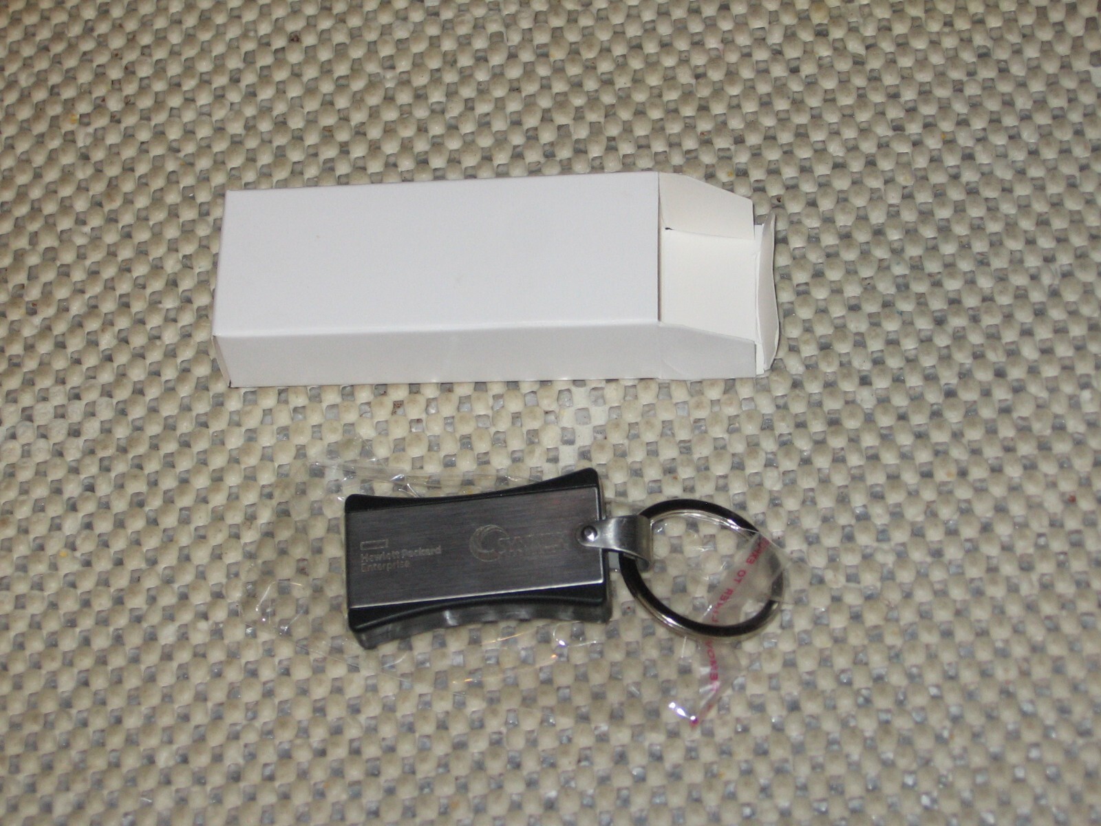 HP 8 GB USB Flash Drive w/ Key Ring New in Box
