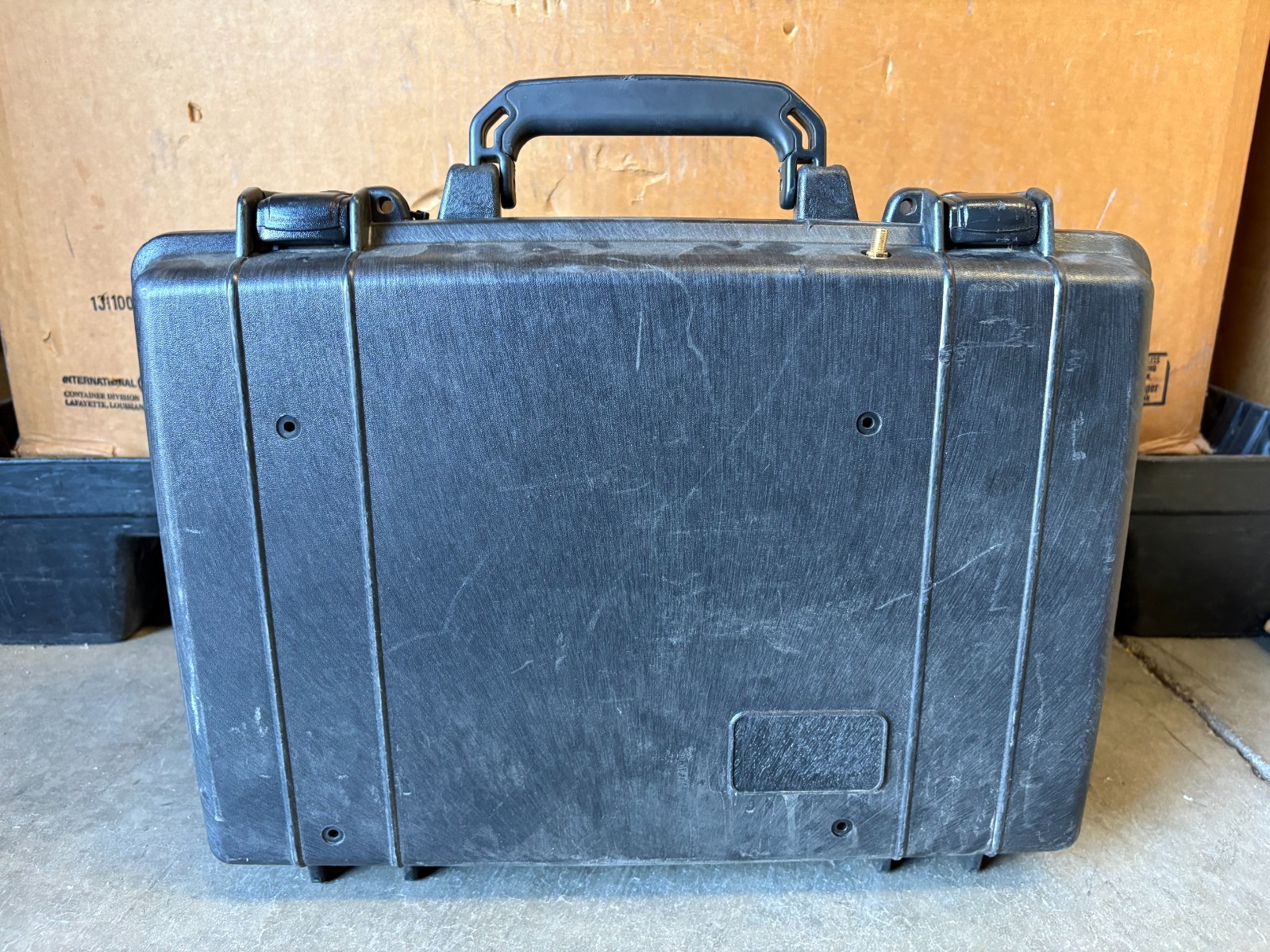 Pelican 1470 Protector Case | 16.88 x 13.23 x 4.47" | Black | Two keys included
