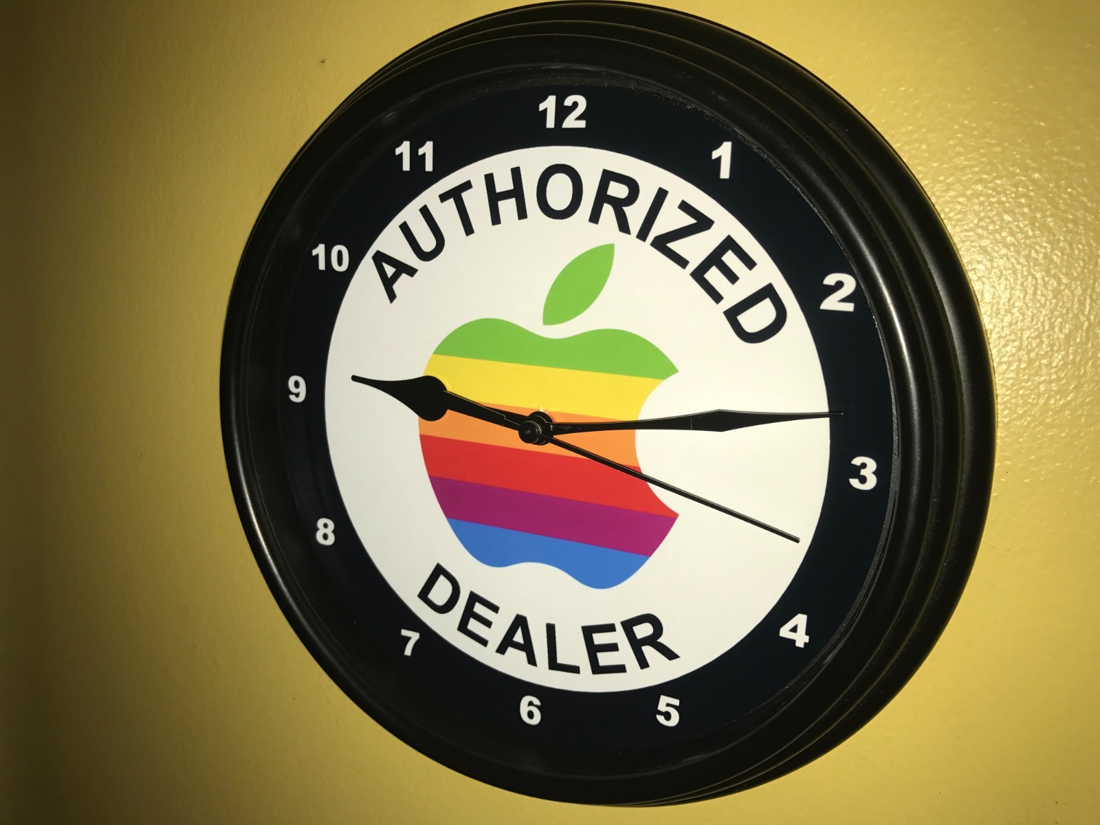 Apple Mac AuthDealer Computer Office Repair Store Man Cave Clock Retro Sign