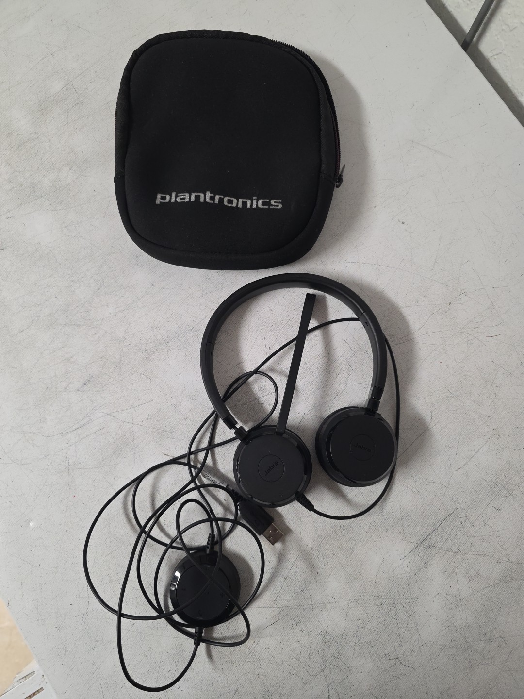 Jabra Evolve HSC016 Stereo USB Headset with Passive Noise Cancellation W/ Bag