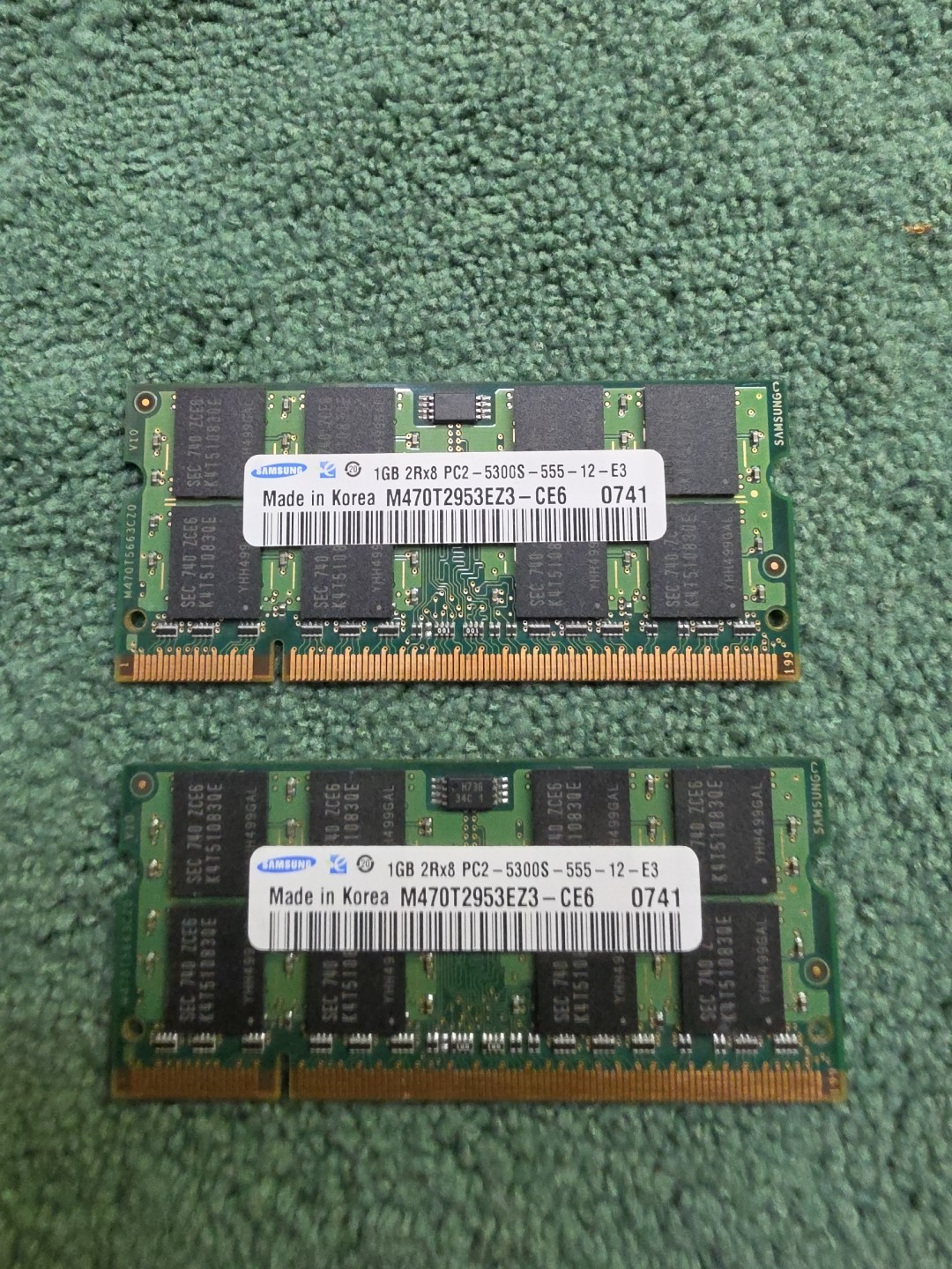 Samsung 2GB (2 x 1GB) 2Rx8 PC2-5300S DDR2 Laptop Memory RAM  (M470T2953EZ3- CE6)
