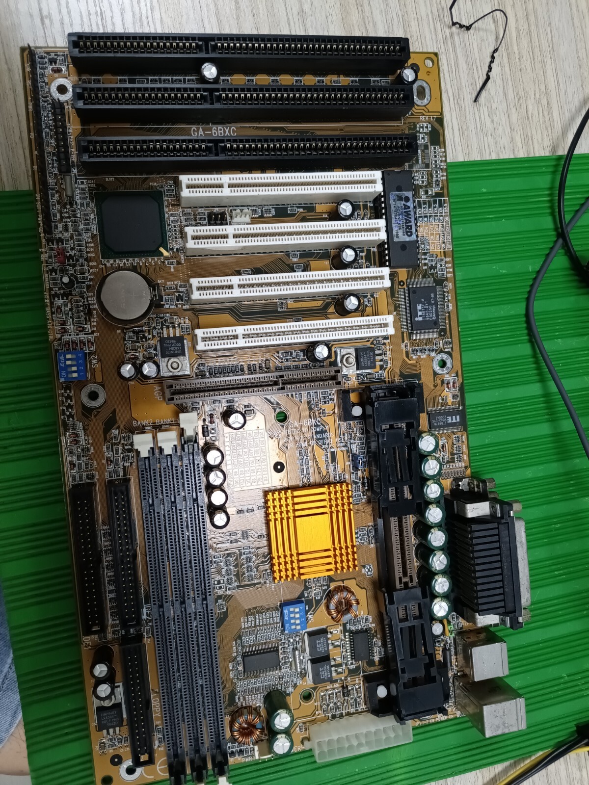 1pc  used     Gigabyte GA-6BXC REV1.7 motherboard             #kucun