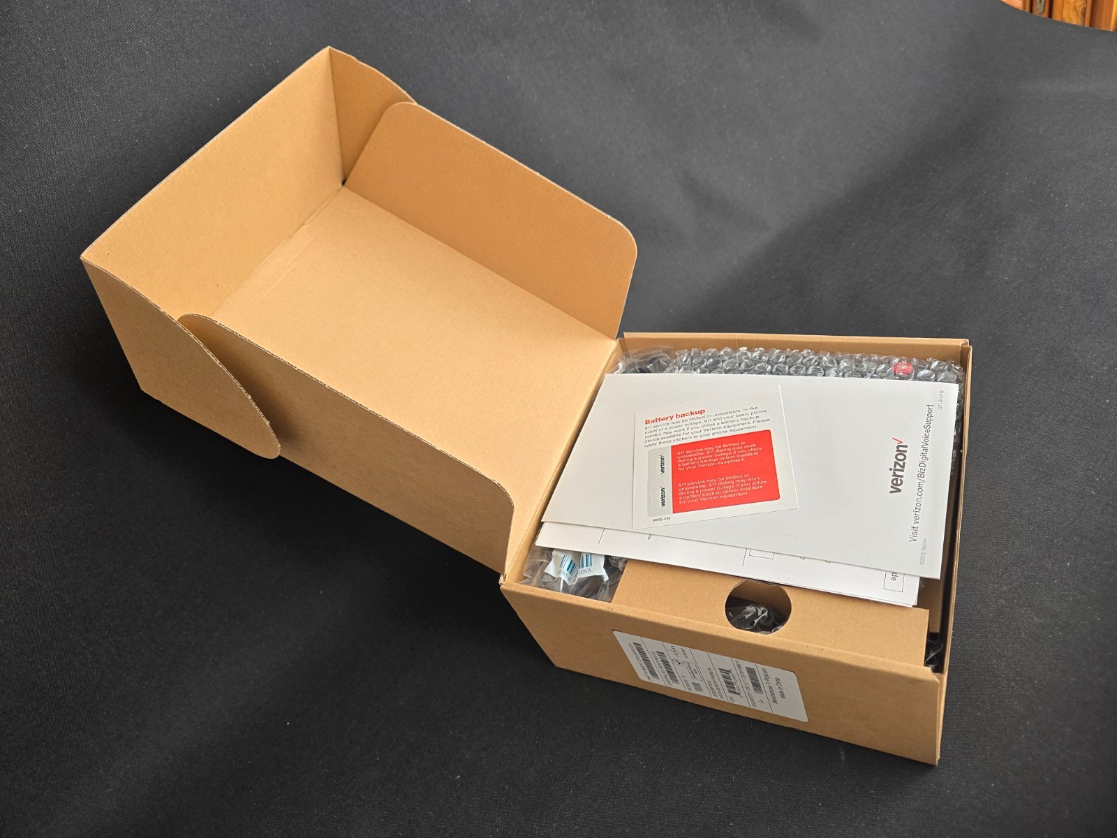 Polycom VVX 201 Line IP Phone (2200-40450-001) New In Box