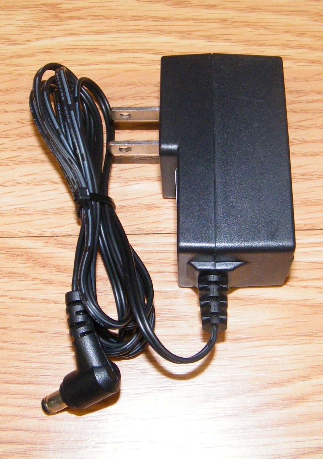 LEI Leader Electronics INC. (MT12-Y120100-A1) AC / DC Adapter Power Supply 12V