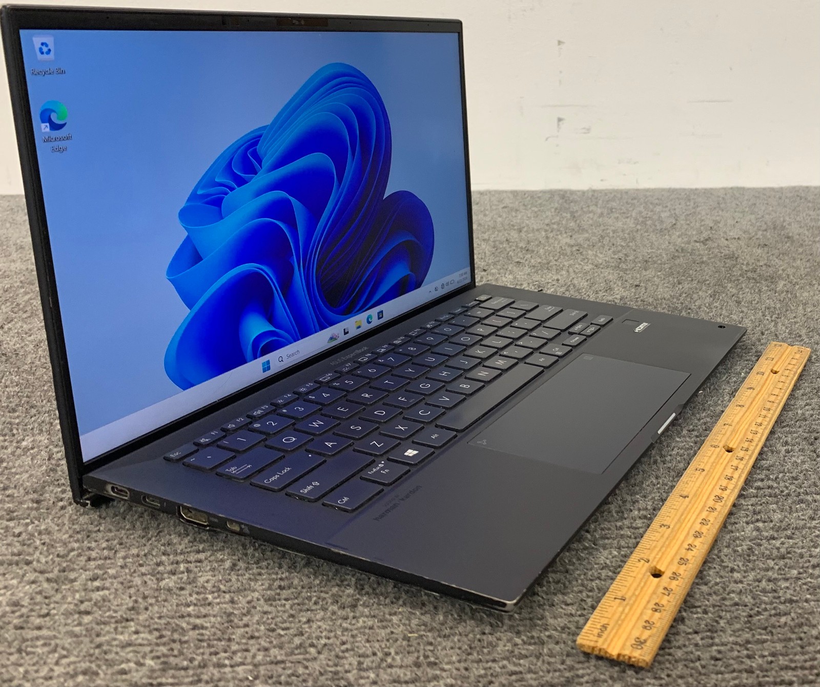 ASUS ExpertBook B9450CEA-XH75 14" Laptop i7-1165G7 16GB RAM 256GB NVMe, As Is