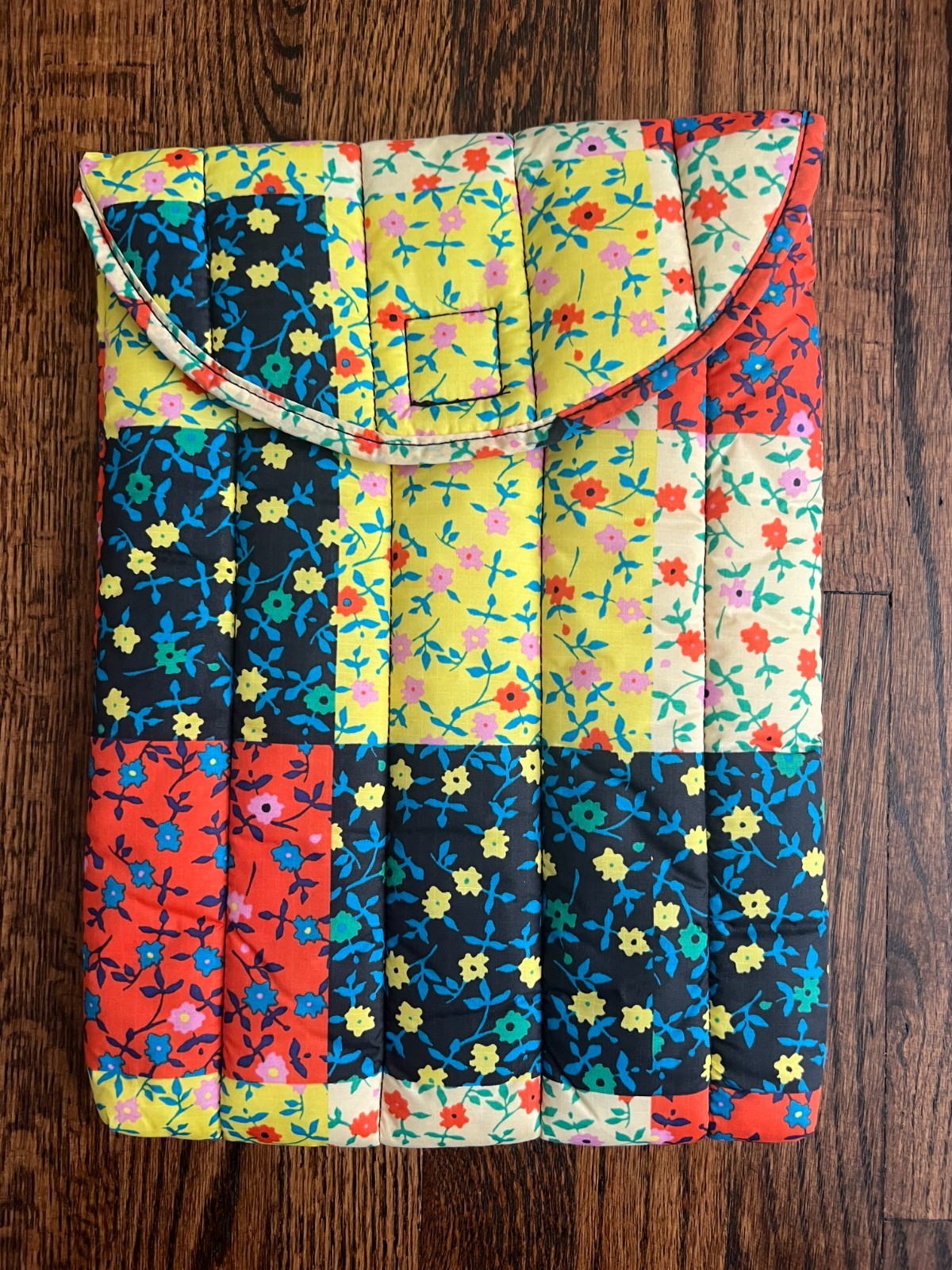 BAGGU Floral Patchwork Puffy Laptop Sleeve 13-14 inches HTF Used