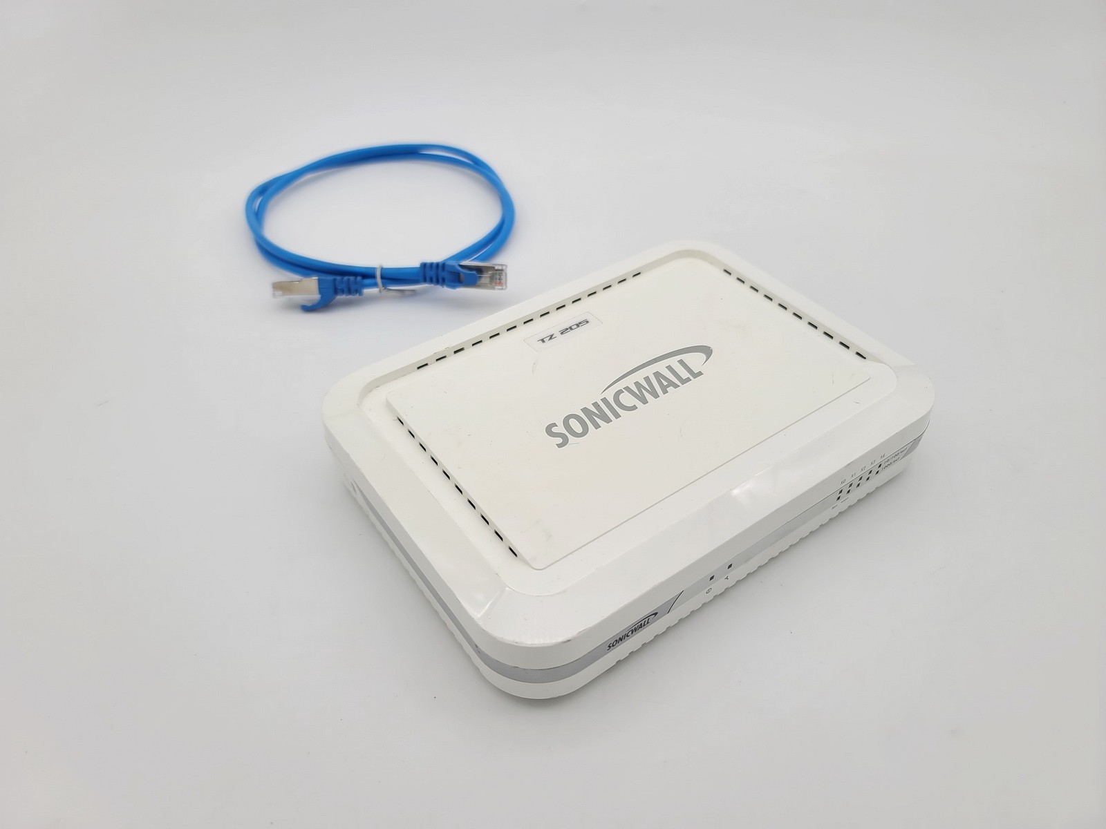 SONICWALL TZ 205 APL22-09D NETWORK SECURITY FIREWALL VPN APPLIANCE W CABLE