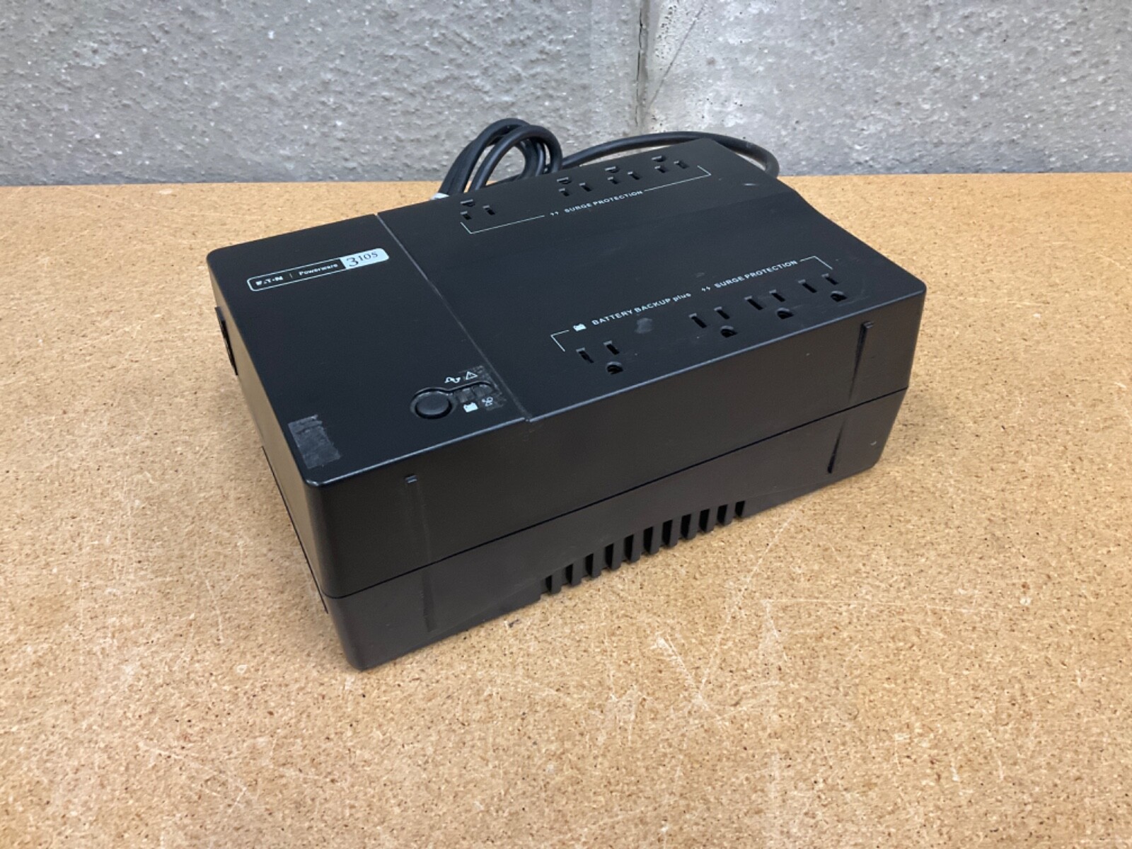 Eaton 3105 PW3105 700 420W 120V UPS Surge Protector Batteries Not Included