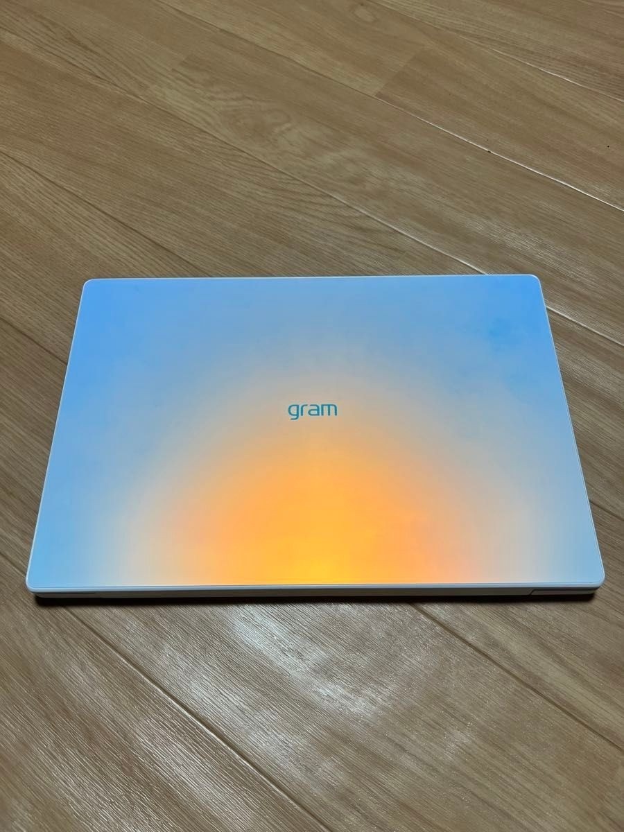 LG gram Style 14Z90RS-KA74J Aurora White Core i7 16GB 512GB SSD Windows 11 Home