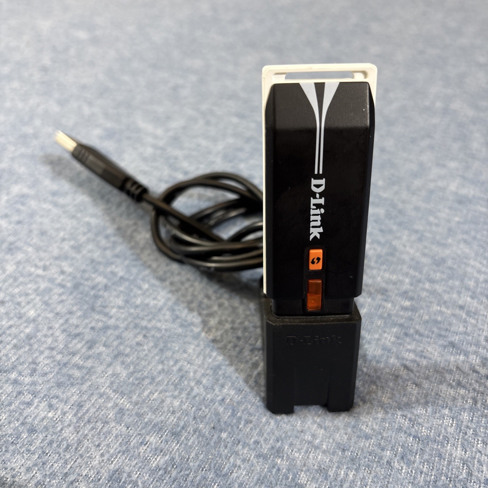 D-link DWA-140 Wireless USB Adapter with Docking Station Wifi Range Booster
