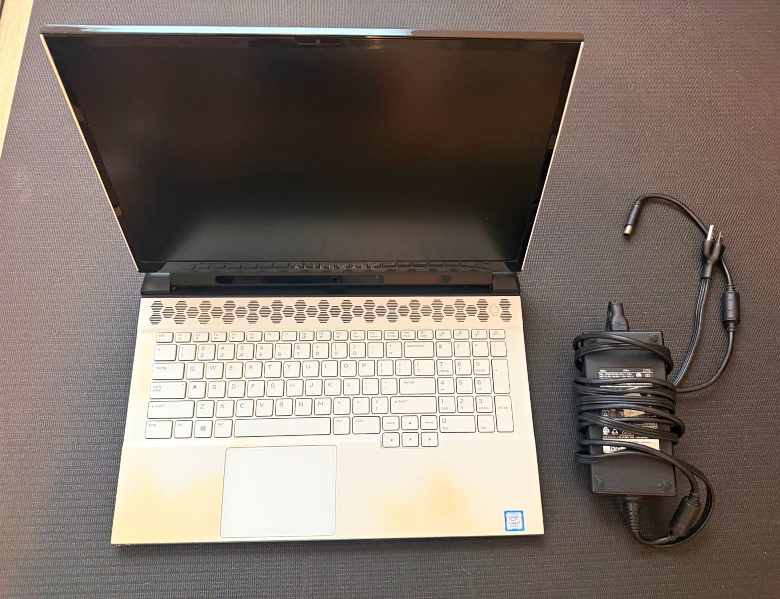 Alienware m17 R2 17.3” i7-9750H RTX 2070 Max-Q 16GB RAM 512GB SSD w/ Charger