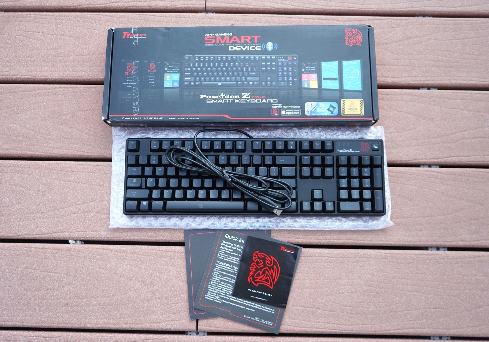 Thermaltake Tt Esports Poseidon Z Plus Mechanic Gaming Keyboard KB-PZP-KLBLUS-01