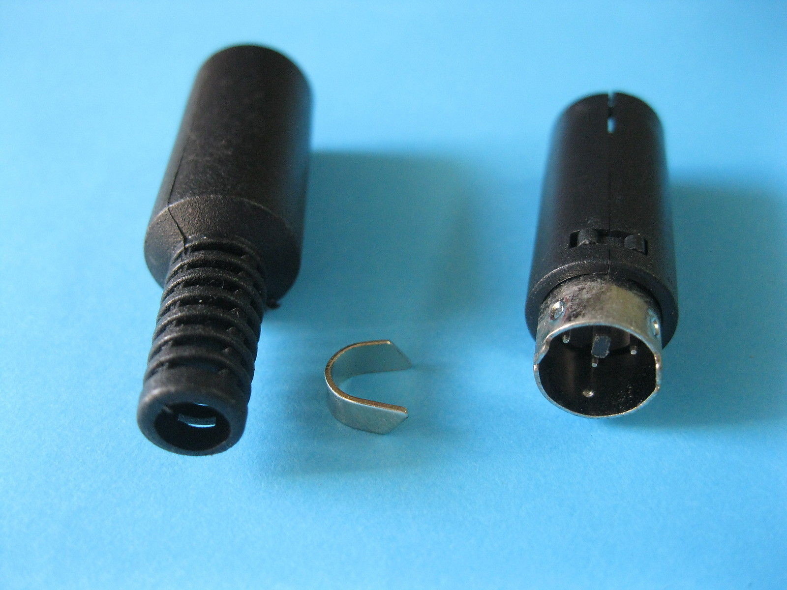 24 pcs Standard Mini DIN Plug 3 Pin Male Connector with Plastic Handle New