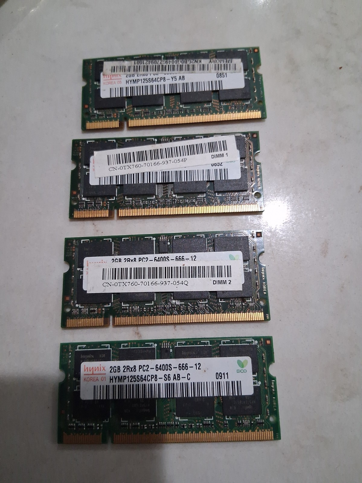 Hynix PC2-6400 2GB SO-DIMM 800 MHz PC2-6400 DDR2 Memory (HYMP125S64CP8S6) Tested