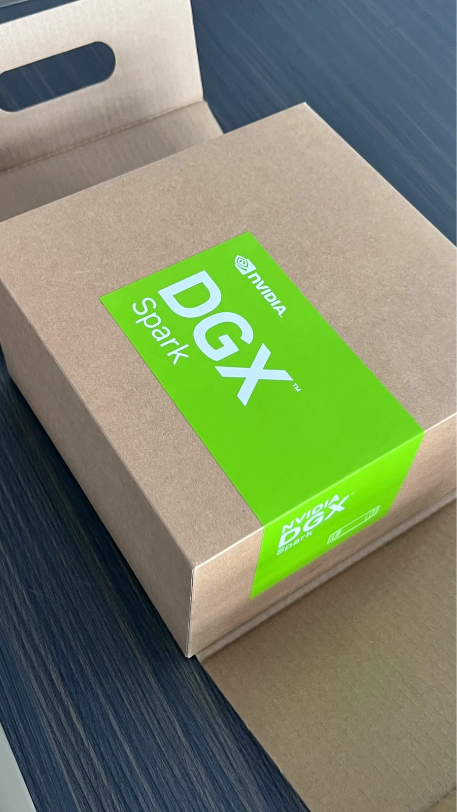 DELL NVIDIA DGX Spark 2 TB NVMe 128 GB LPDDR5x AI Supercomputer