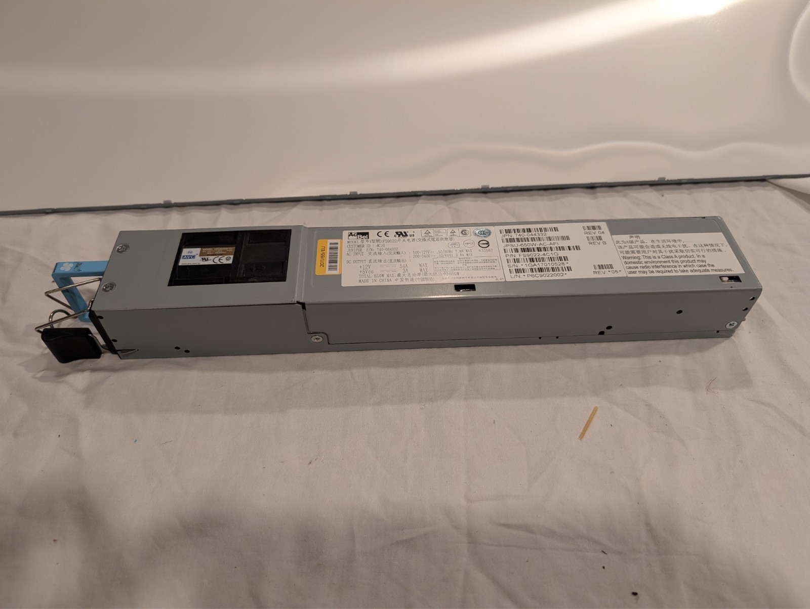 Juniper JPSU-650W-AC-AFI 650W AC Power Supply (740-044332 / FS9022-4C1G)