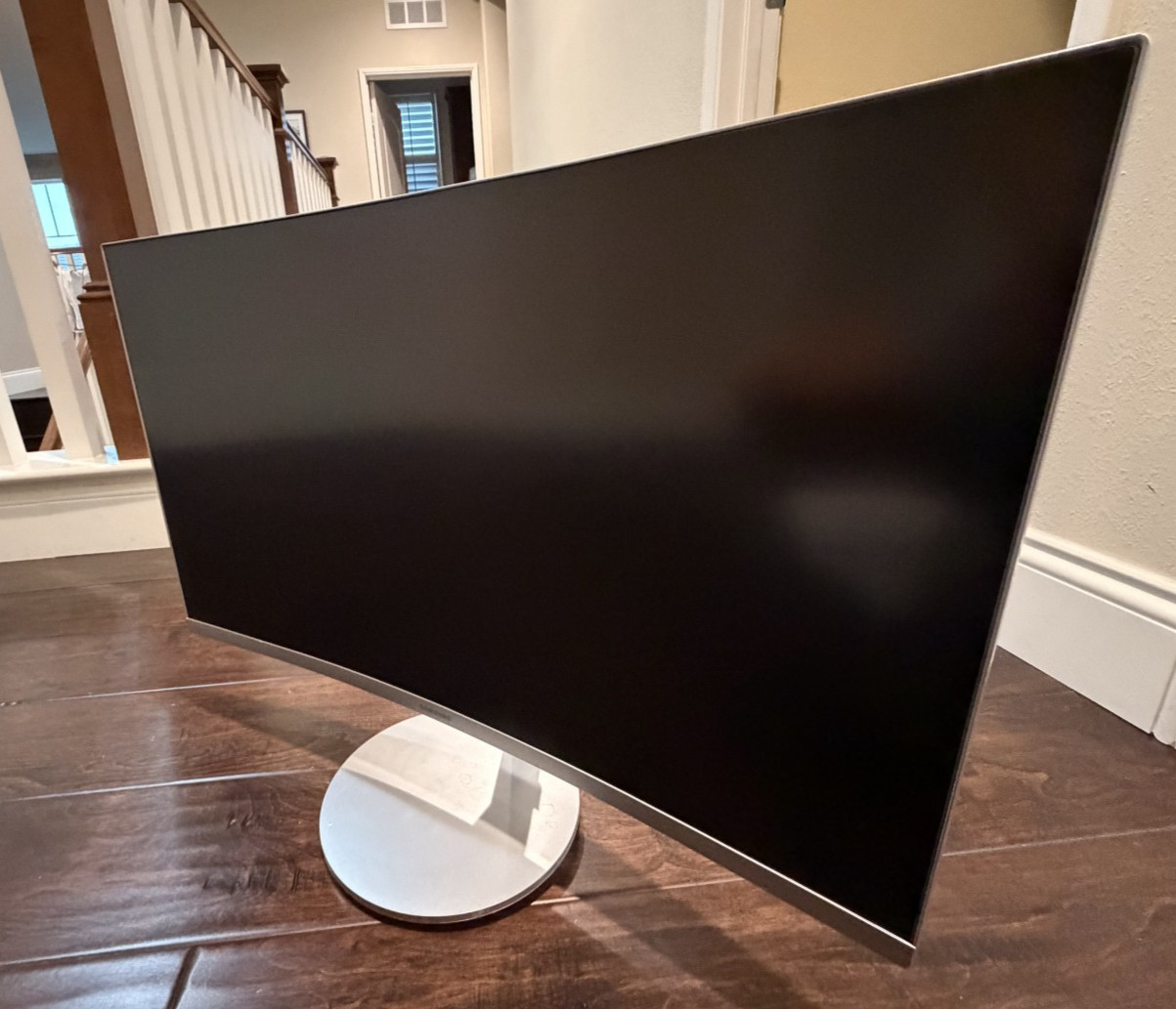 Samsung CF591 C27F591FD 27" Curved Monitor 1080p FHD HDMI DisplayPort White