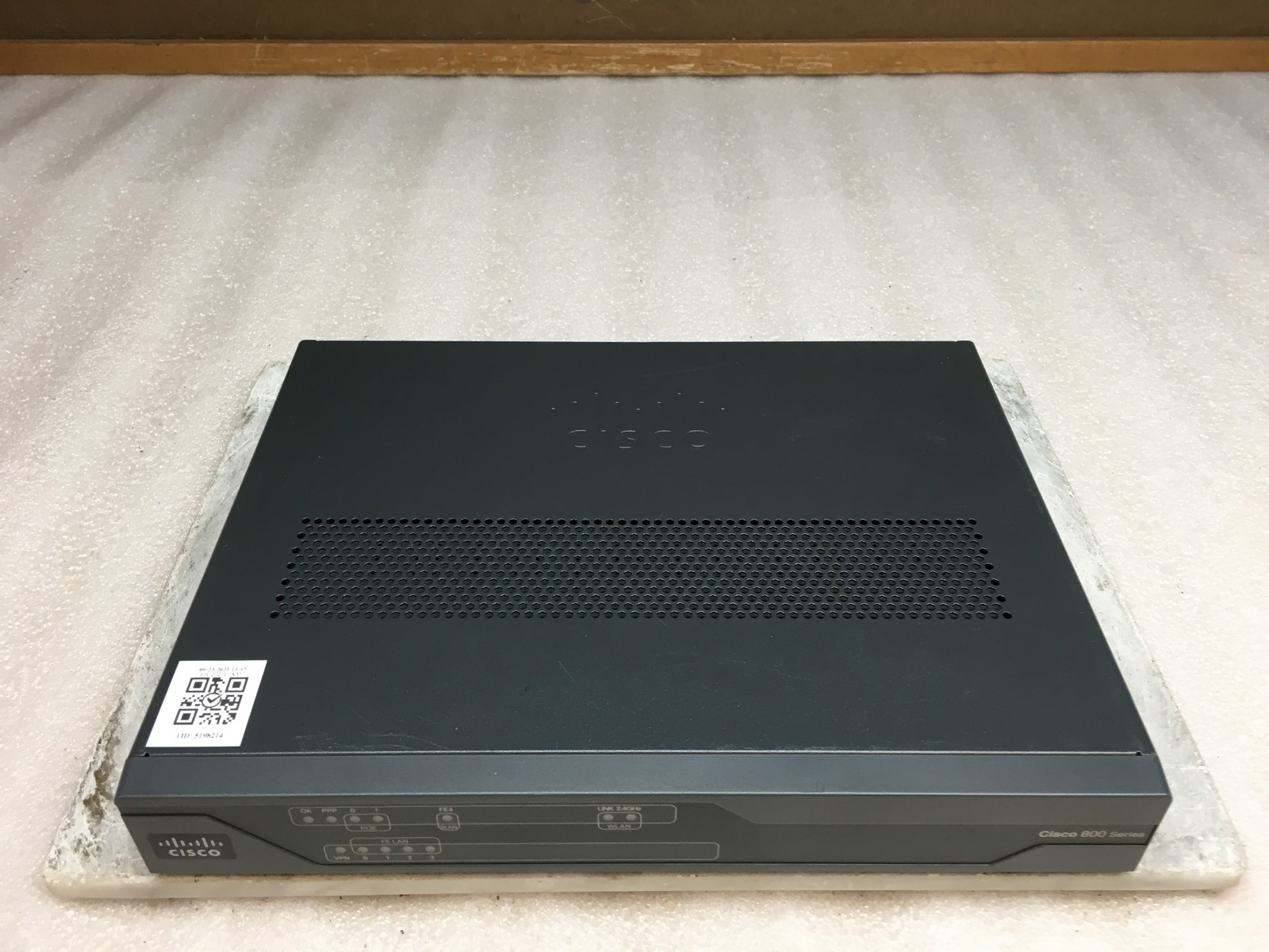 Cisco 800 Series C881W-A-K9 V01 Integrated Services Router No PWR Adapter