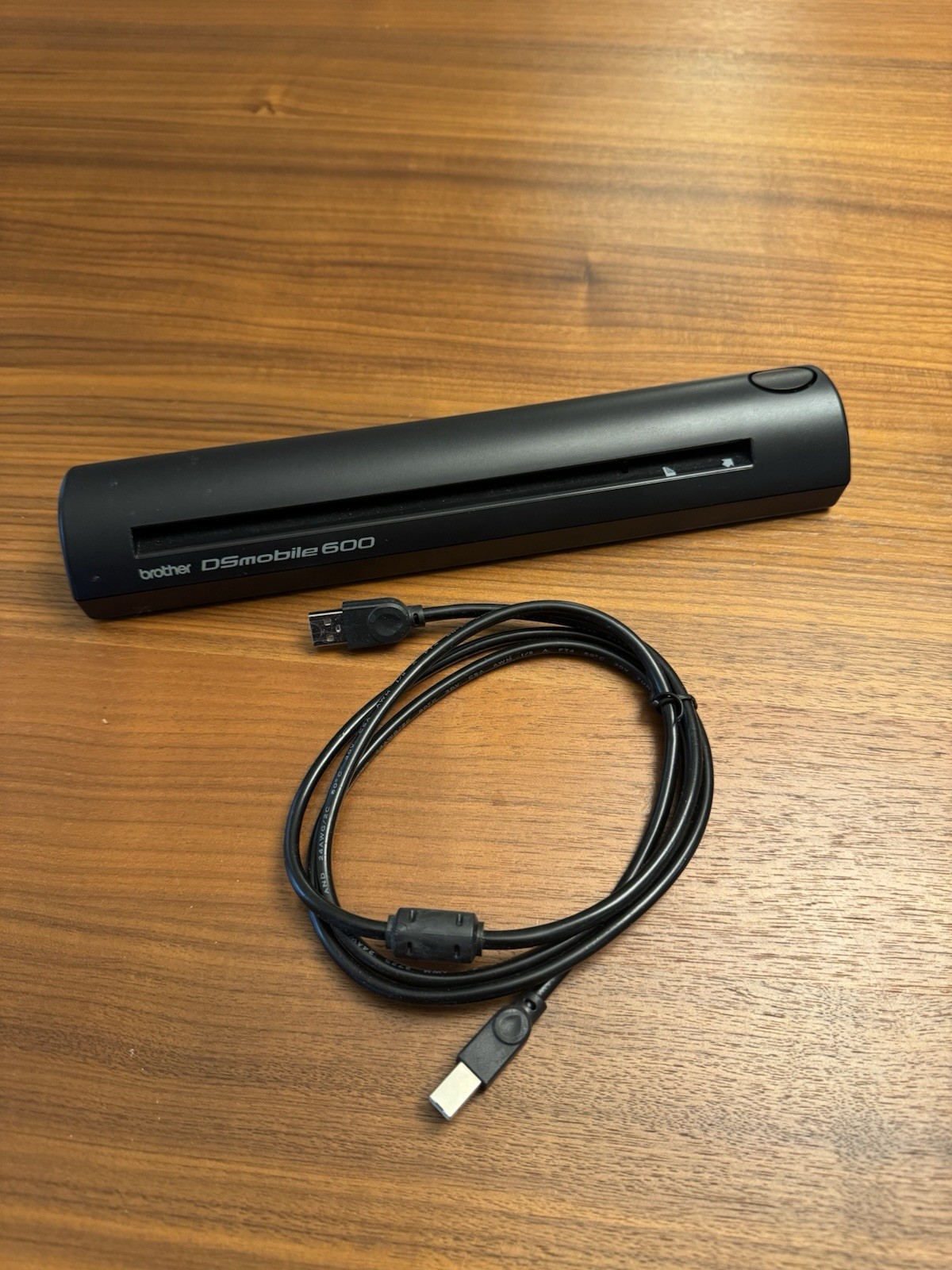 Brother DS600 Compact Handheld Mobile Pass-Through Scanner w/USB Cable WORKING
