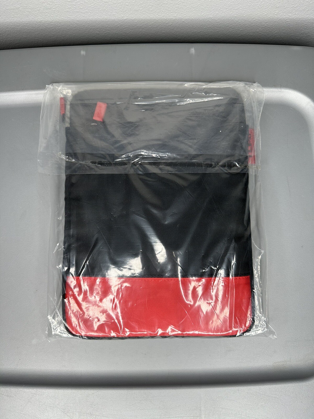 Incipio Padded Tablet iPad Case BRAND NEW (12”x8.75”)